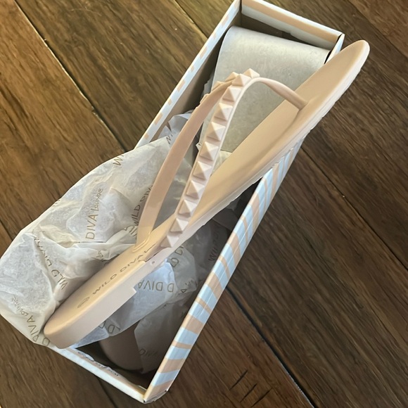 COPY - Wild Diva Joanie cream pyramid stud thong sandals - Picture 2 of 4